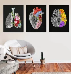 Cerveau anatomique avec fleurs