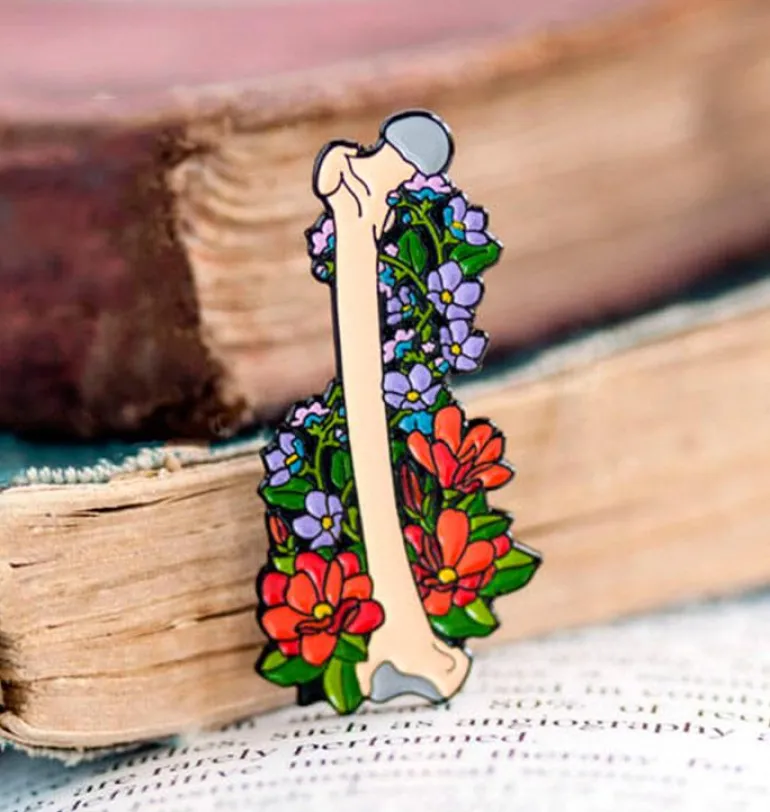 Os pelvien avec fleurs - Pins