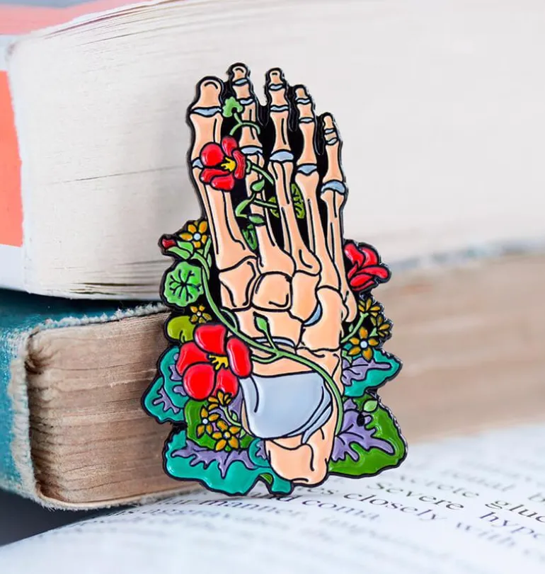 Squelette du pied avec fleurs - Pins